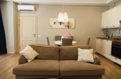 Satılır köhnə tikili 2 otaqlı 84 m², Sahil m.-5 Satılır köhnə tikili 2 otaqlı 84 m², Sahil m.-5