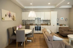 Satılır köhnə tikili 2 otaqlı 84 m², Sahil m.-7 Satılır köhnə tikili 2 otaqlı 84 m², Sahil m.-7