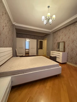 İcarə yeni tikili 3 otaqlı 125 m²,  Elmlər Akademiyası m.-5