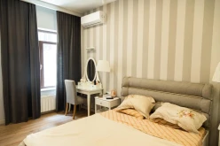 Satılır köhnə tikili 2 otaqlı 84 m², Sahil m.-11 Satılır köhnə tikili 2 otaqlı 84 m², Sahil m.-11