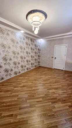 Satılır köhnə tikili 3 otaqlı 65 m², Azadlıq prospekti m.-5