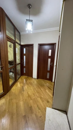 Satılır yeni tikili 2 otaqlı 55 m², İnşaatçılar m.-17