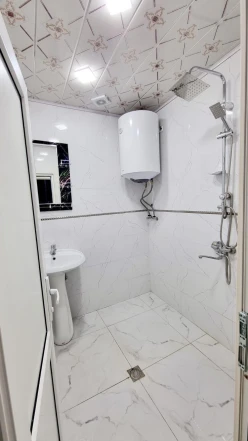 Satılır köhnə tikili 3 otaqlı 65 m², Azadlıq prospekti m.-12