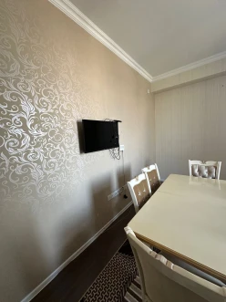 İcarə yeni tikili 3 otaqlı 80 m², İnşaatçılar m.-9