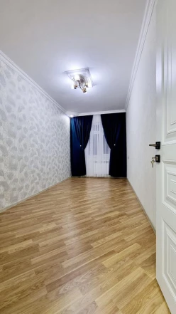 Satılır köhnə tikili 3 otaqlı 65 m², Azadlıq prospekti m.-2