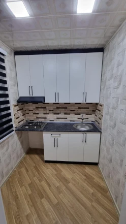 Satılır köhnə tikili 3 otaqlı 65 m², Azadlıq prospekti m.-7