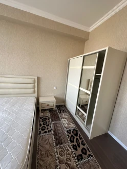 İcarə yeni tikili 3 otaqlı 80 m², İnşaatçılar m.-17