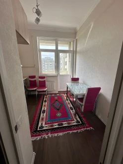 İcarə yeni tikili 3 otaqlı 80 m², İnşaatçılar m.-14