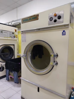 Satılır obyekt 150 m²,  Azadlıq prospekti m.-8