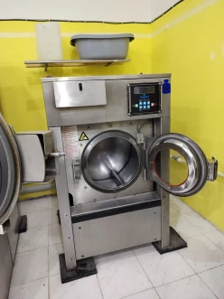 Satılır obyekt 150 m²,  Azadlıq prospekti m.-5