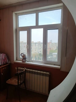 Satılır köhnə tikili 3 otaqlı 64 m², Xalqlar Dostluğu m.-21