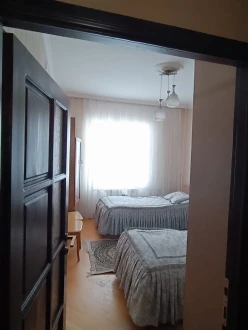 Satılır köhnə tikili 3 otaqlı 64 m², Xalqlar Dostluğu m.-3