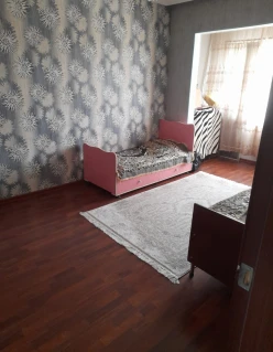 Satılır köhnə tikili 3 otaqlı 64 m², Qaraçuxur q.-4