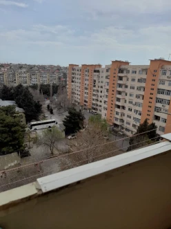 Satılır köhnə tikili 3 otaqlı 64 m², Qaraçuxur q.-5