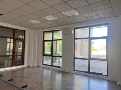 İcarə ofis 6 otaqlı 200 m², 28 May m.-2