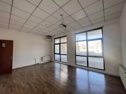 İcarə ofis 6 otaqlı 200 m², 28 May m.-4