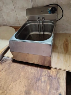 Satılır obyekt 25 m²,  Memar Əcəmi m.-5