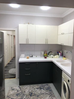 Satılır köhnə tikili 3 otaqlı 80 m², İnşaatçılar m.-7