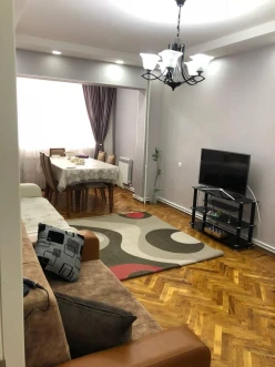 Satılır köhnə tikili 3 otaqlı 80 m², İnşaatçılar m.-2