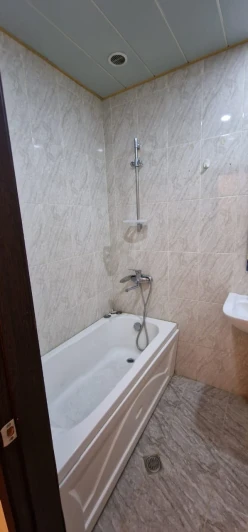 Satılır yeni tikili 3 otaqlı 80 m², İnşaatçılar m.-11