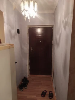 Satılır köhnə tikili 2 otaqlı 32 m², Elmlər Akademiyası m.-10