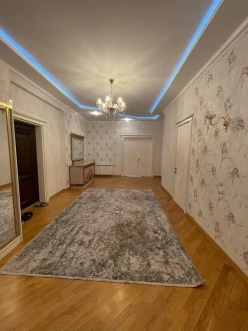 İcarə yeni tikili 3 otaqlı 170 m², İnşaatçılar m.-20