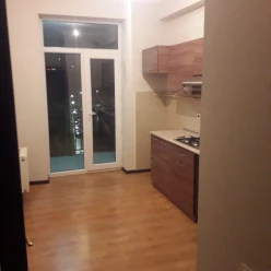 İcarə yeni tikili 2 otaqlı 60 m², İnşaatçılar m.-4