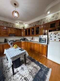 Satılır ev/villa 4 otaqlı 200 m²,  Azadlıq prospekti m.-8