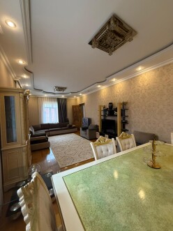 Satılır ev/villa 4 otaqlı 200 m²,  Azadlıq prospekti m.-12