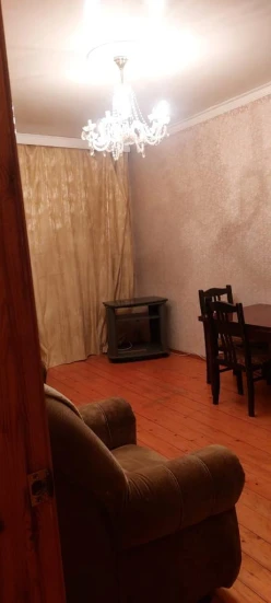 İcarə köhnə tikili 2 otaqlı 60 m², İnşaatçılar m.-14