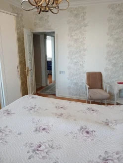 Satılır köhnə tikili 5 otaqlı 120 m², İnşaatçılar m.-24 Satılır köhnə tikili 5 otaqlı 120 m², İnşaatçılar m.-24