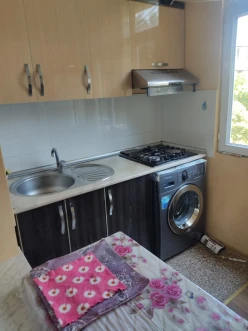 Satılır köhnə tikili 2 otaqlı 40 m²,  İnşaatçılar m.-4