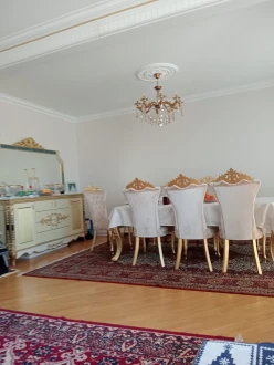 Satılır köhnə tikili 5 otaqlı 120 m², İnşaatçılar m.-3 Satılır köhnə tikili 5 otaqlı 120 m², İnşaatçılar m.-3