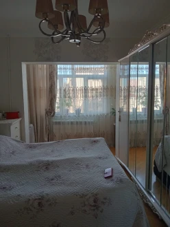 Satılır köhnə tikili 5 otaqlı 120 m², İnşaatçılar m.-17 Satılır köhnə tikili 5 otaqlı 120 m², İnşaatçılar m.-17