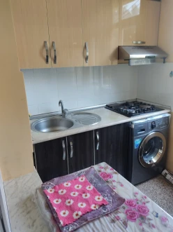 Satılır köhnə tikili 2 otaqlı 40 m²,  İnşaatçılar m.-7