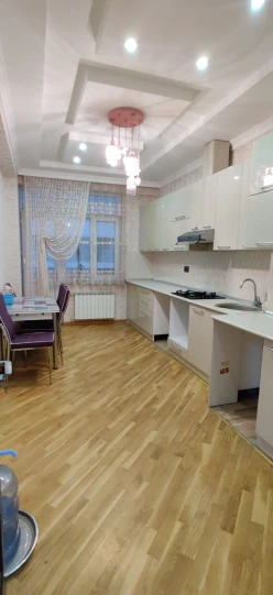 Satılır yeni tikili 3 otaqlı 90 m², İnşaatçılar m.-8