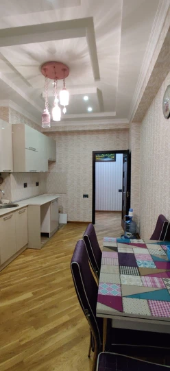 Satılır yeni tikili 3 otaqlı 90 m², İnşaatçılar m.-7