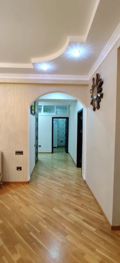 Satılır yeni tikili 3 otaqlı 90 m², İnşaatçılar m.-14