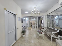 Satılır obyekt 1000 m²,  İnşaatçılar m.-2