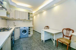 İcarə yeni tikili 4 otaqlı 120 m²,  28 May m.-6