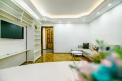 İcarə yeni tikili 4 otaqlı 120 m²,  28 May m.-5