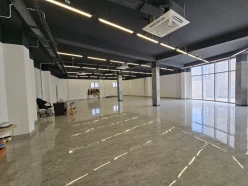 Satılır obyekt 1000 m²,  İnşaatçılar m.-9