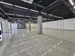 Satılır obyekt 1000 m²,  İnşaatçılar m.-7