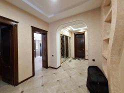 Satılır ev/villa 7 otaqlı 330 m²,  Azadlıq prospekti m.-22