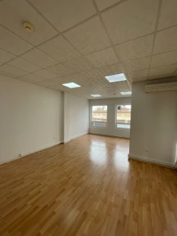 Satılır obyekt 2000 m²,  Nəsimi-7