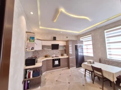 Satılır ev/villa 7 otaqlı 330 m²,  Azadlıq prospekti m.-11