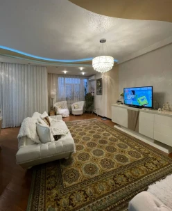 Satılır yeni tikili 4 otaqlı 163 m², 28 May m.-2