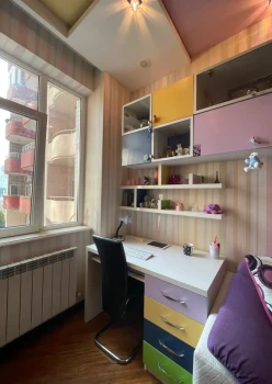 Satılır yeni tikili 4 otaqlı 163 m², 28 May m.-12