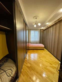 Satılır yeni tikili 3 otaqlı 120 m², İnşaatçılar m.-11