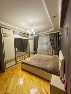 Satılır yeni tikili 3 otaqlı 120 m², İnşaatçılar m.-6